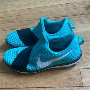 Nike sneakers barely worn!